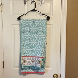 The Pioneer Woman 100% Cotton Durable Chic Sculpted Trellis Towel Size 27 x 52